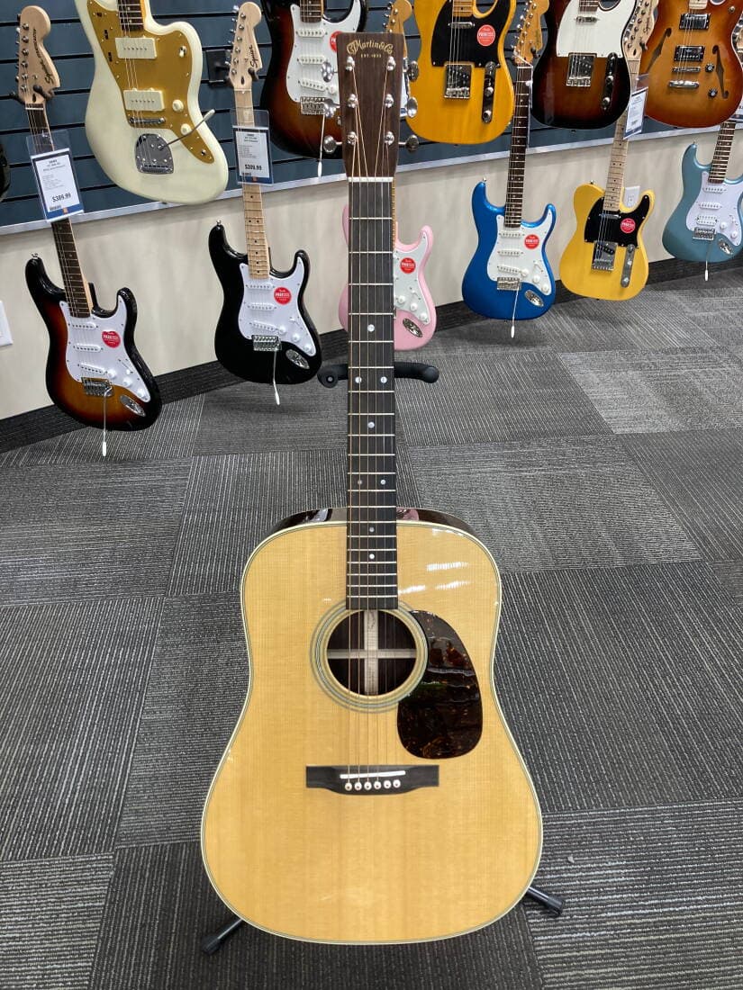Martin D-28 Spruce/Rosewood Acoustic Guitar