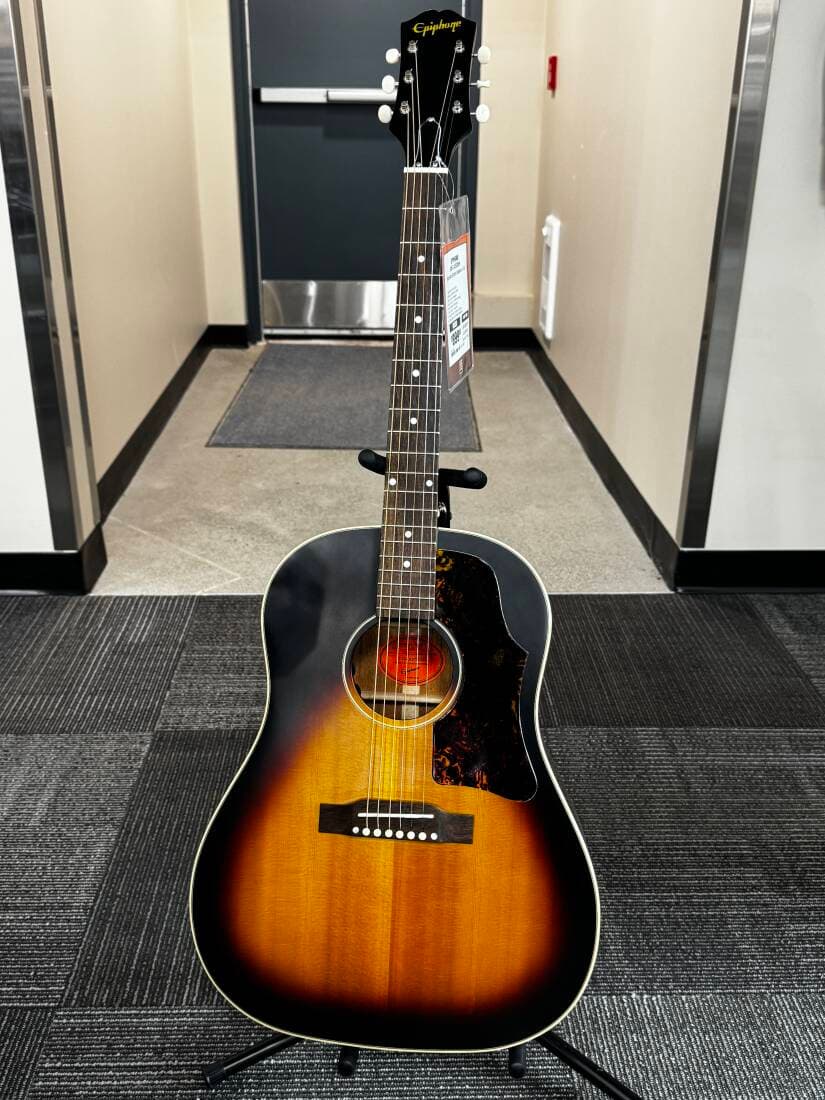 Inspired by Gibson J-45 - Aged Vintage Sunburst