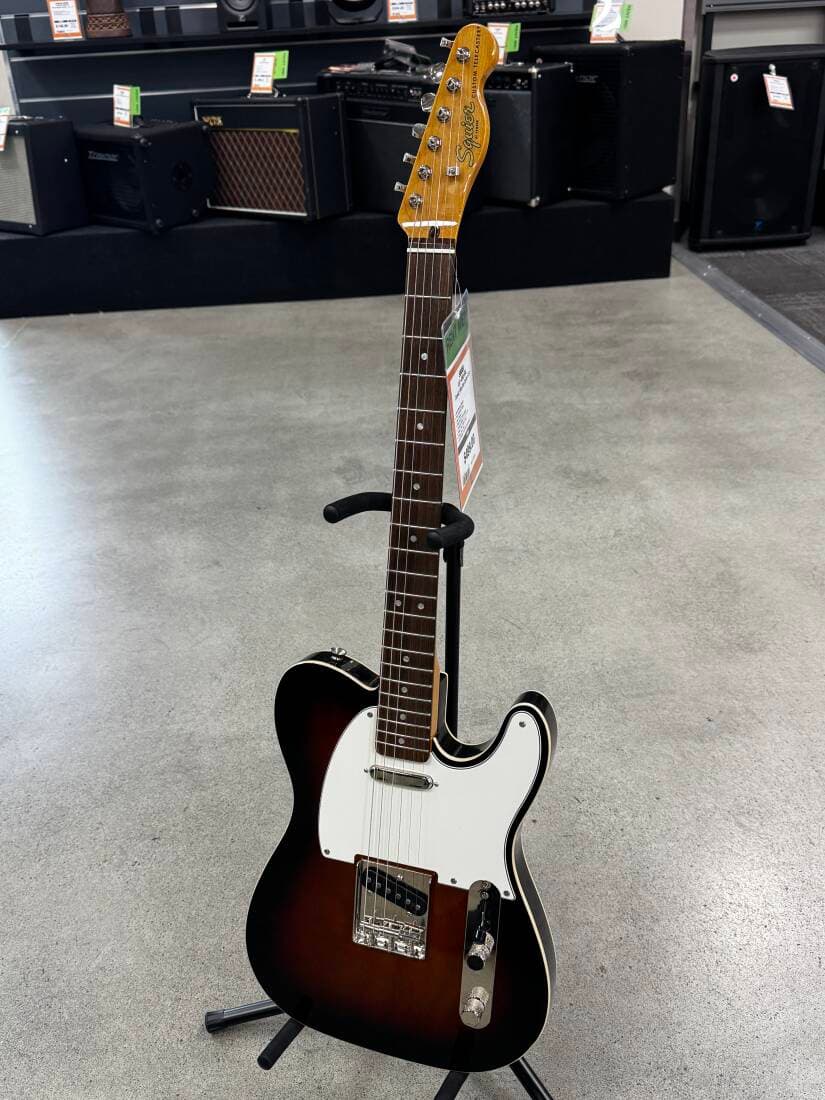 Squier Classic Vibe '60s Custom Telecaster with Laurel Fingerboard - 3-Colour Sunburst