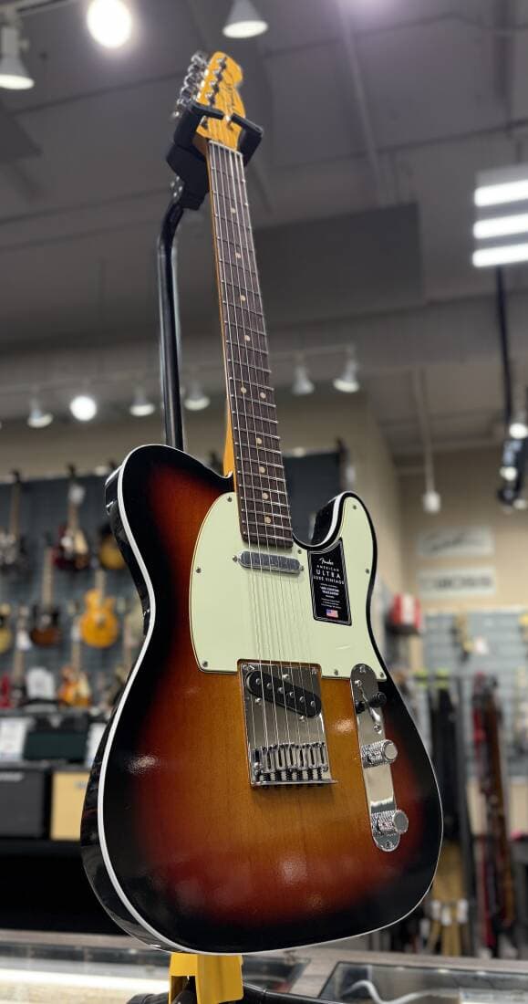 Fender - American Ultra Luxe Vintage '60s Telecaster Custom, Rosewood Fingerboard - 3-Tone Sunburst