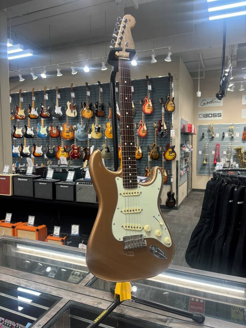 Fender - Limited Edition American Professional II Stratocaster, Rosewood Fingerboard - Firemist Gold