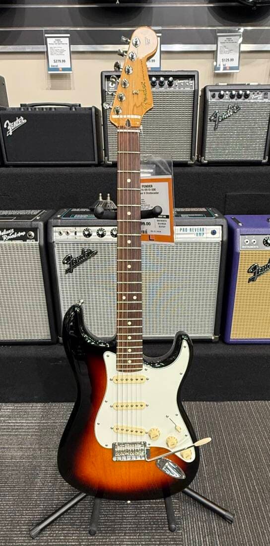 Player II Stratocaster, Rosewood Fingerboard - 3-Color Sunburst