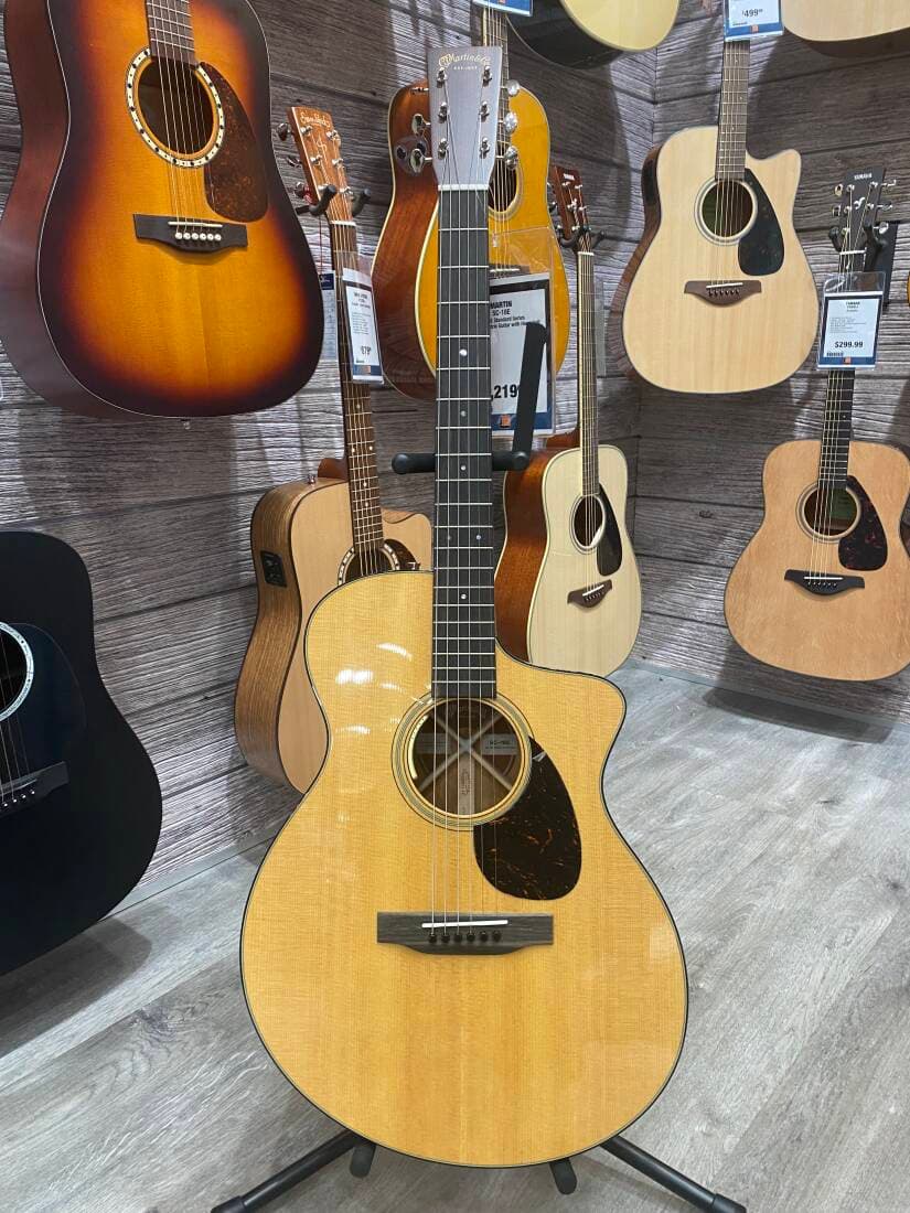 Martin Guitars - SC-18E