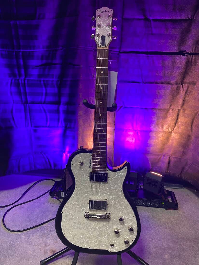 Godin Guitars - G48465