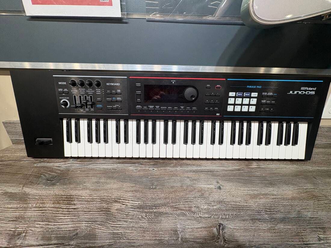 Roland - Juno DS61 61-Key Synthesizer w/Phrase Pads