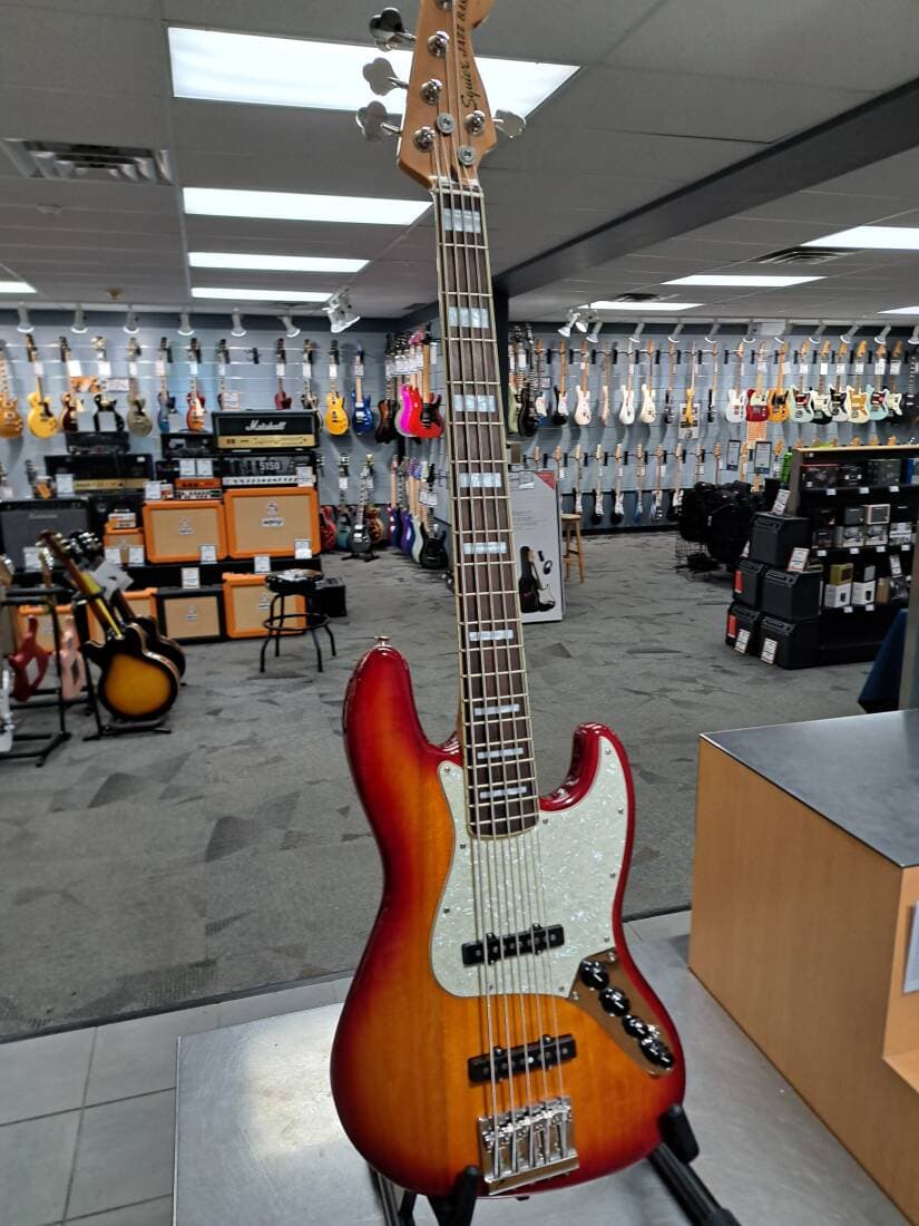 Squier - CV 70s Active Jazz V