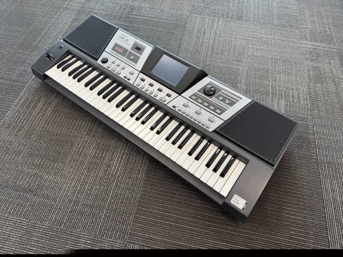 Roland VA3 Arranger Keyboard