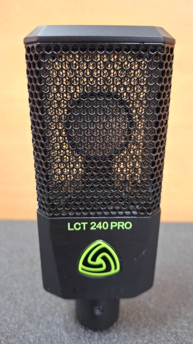Lewitt - LCT240PROBLACK