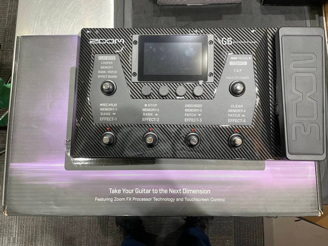 Zoom - G6 - ZOOM