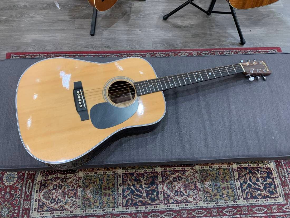 Martin Guitars - D-28 2017