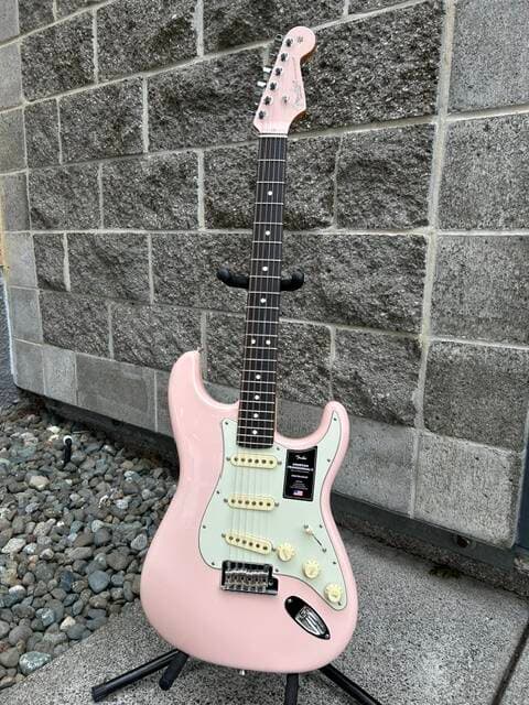Fender Limited Edition American Professional II Stratocaster, Rosewood Fingerboard - Shell Pink