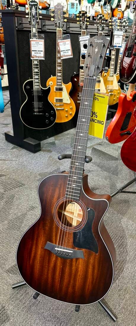 Taylor Guitars - 324CE V9