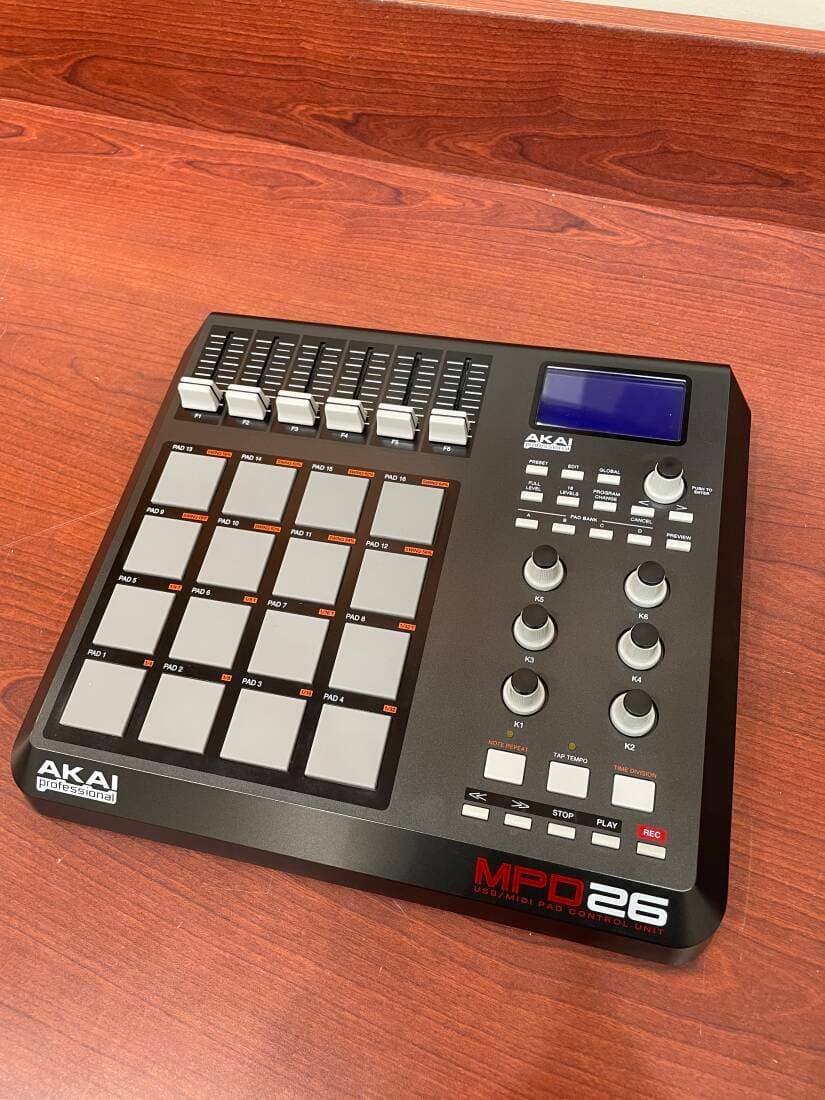 Akai - MPD26