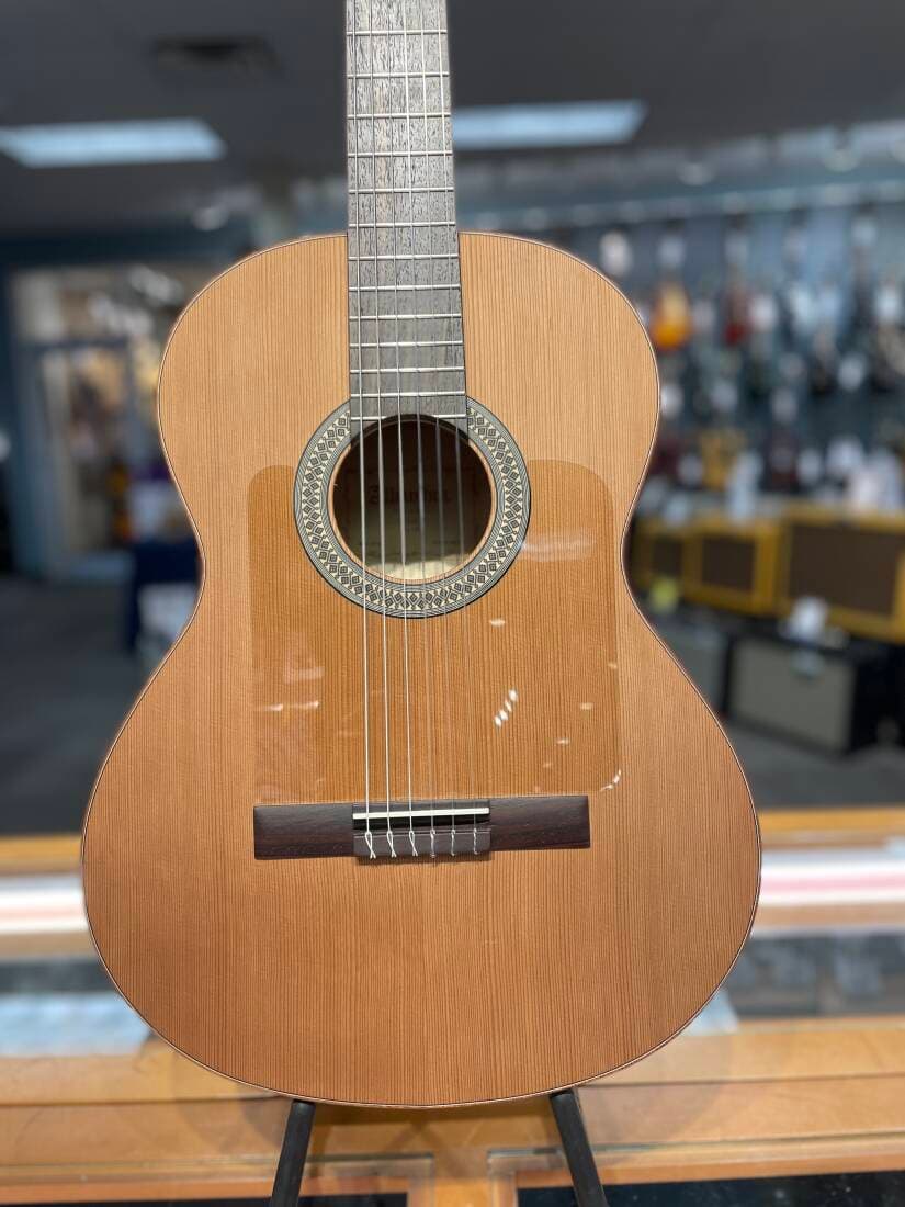 Alhambra Guitarras - 2 F Flamenco Classical Guitar with Gig Bag