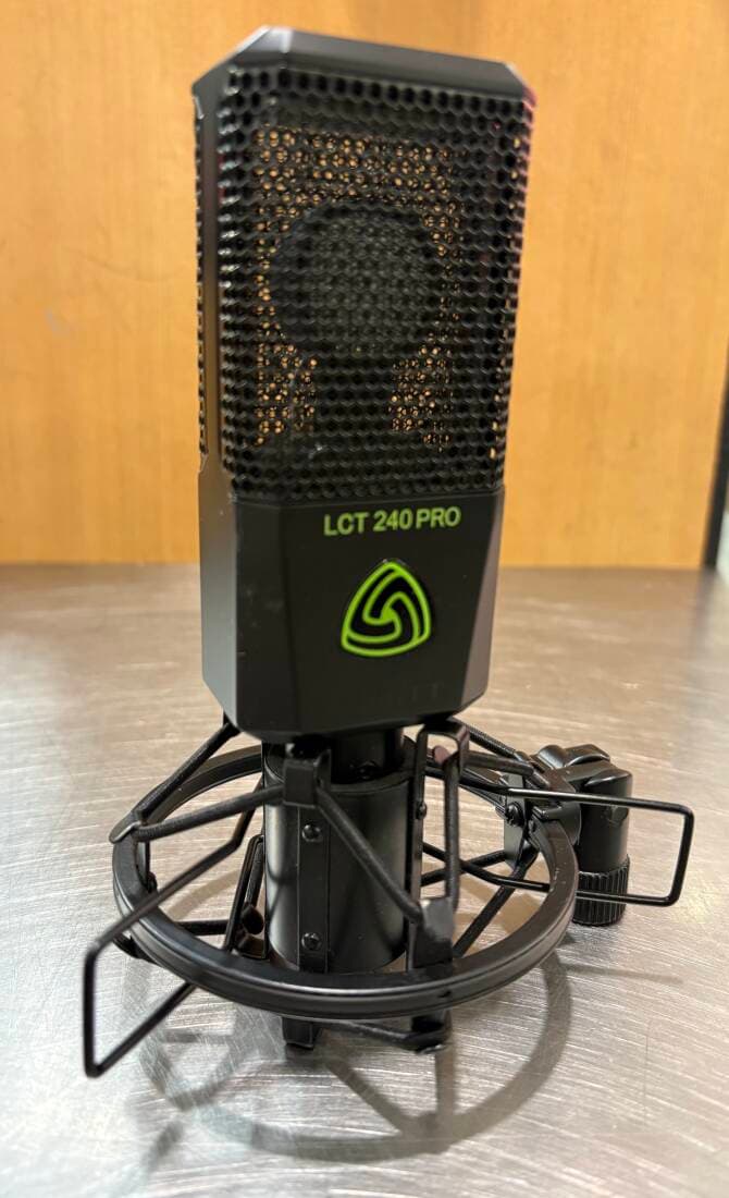 Lewitt - LCT240PROBLACKV