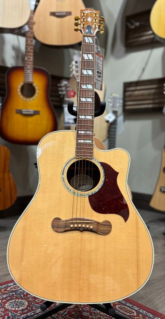 Songwriter Cutaway - Antique Natural