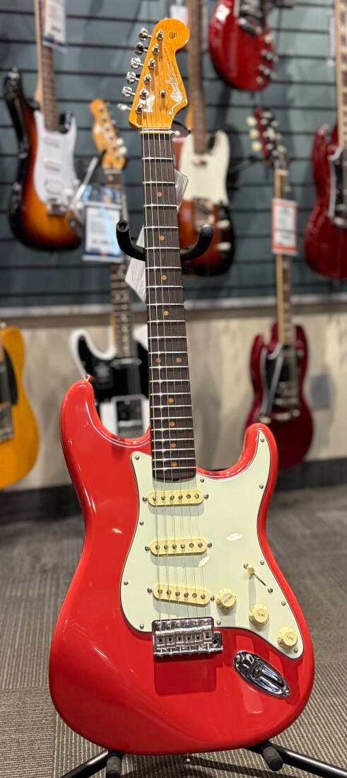 American Vintage II 1961 Stratocaster, Rosewood Fingerboard - Fiesta Red