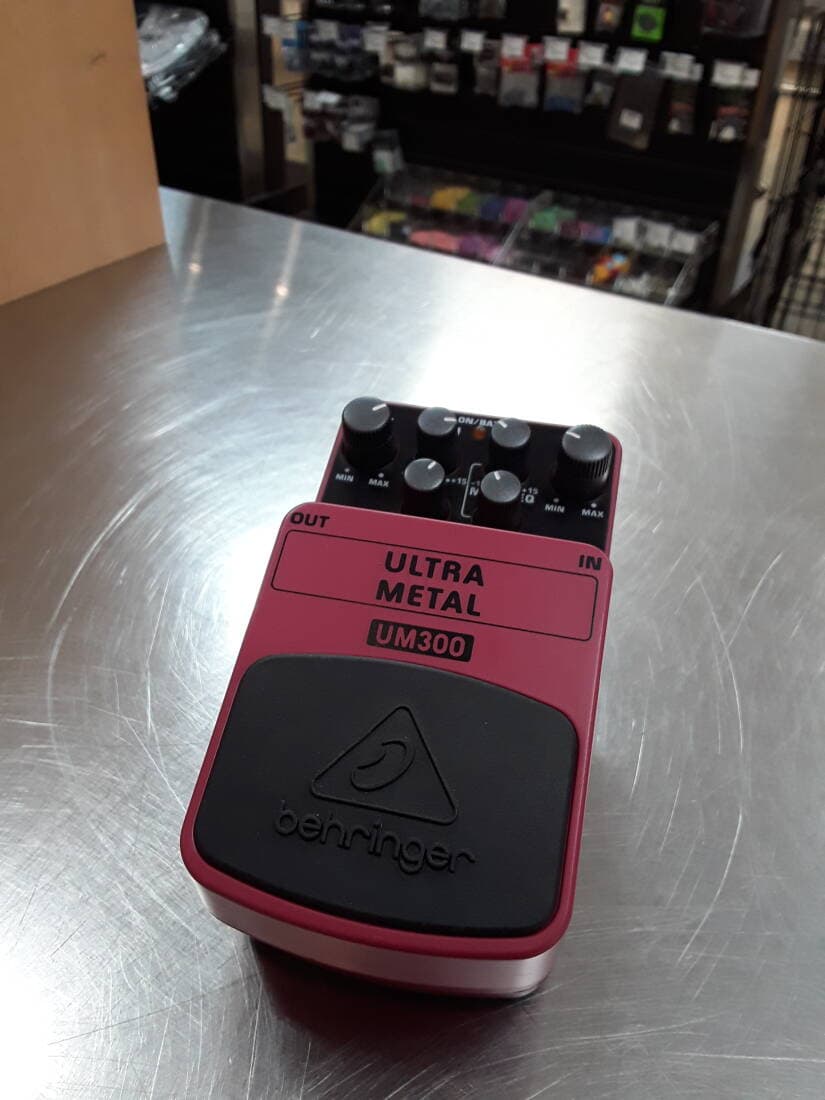 Behringer - UM300