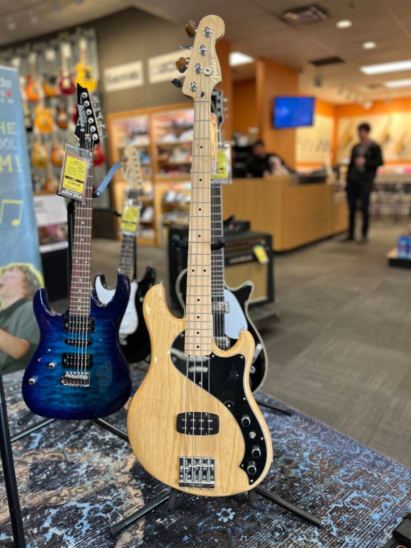 FENDER DIMENSION BASS