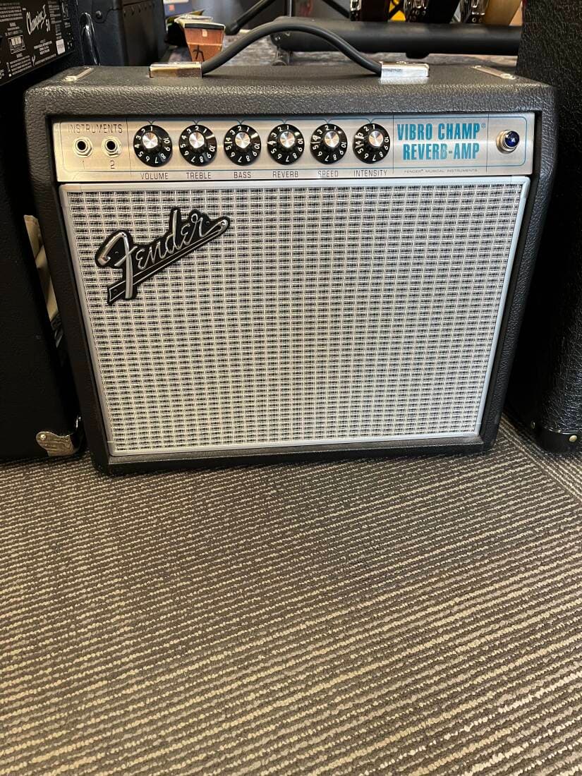 FENDER 68 CUSTOM VIBRO CHAMP REVERB