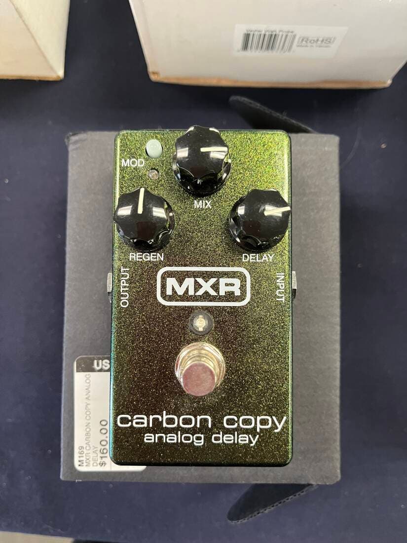 MXR CARBON COPY ANALOG DELAY
