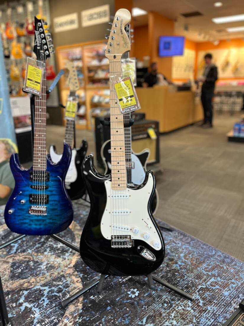 SQUIER AFF STRAT MN WPG BLK