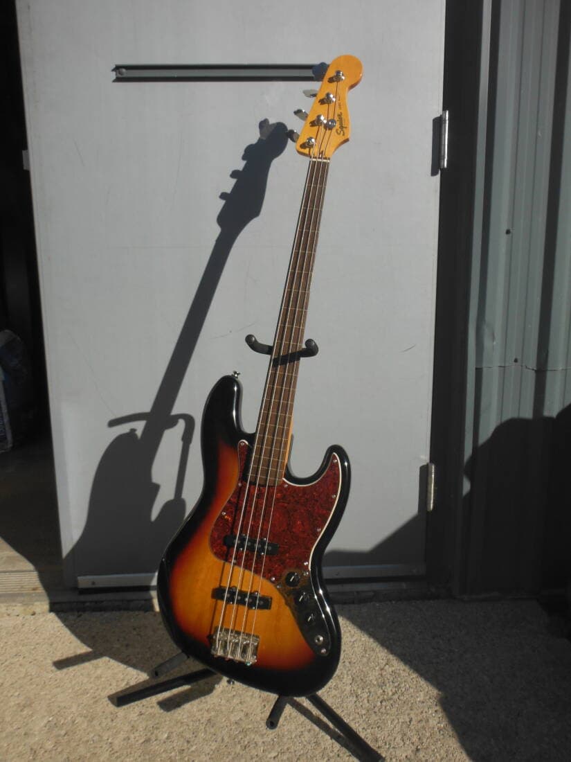 Squier - Fretless Jazz Bass