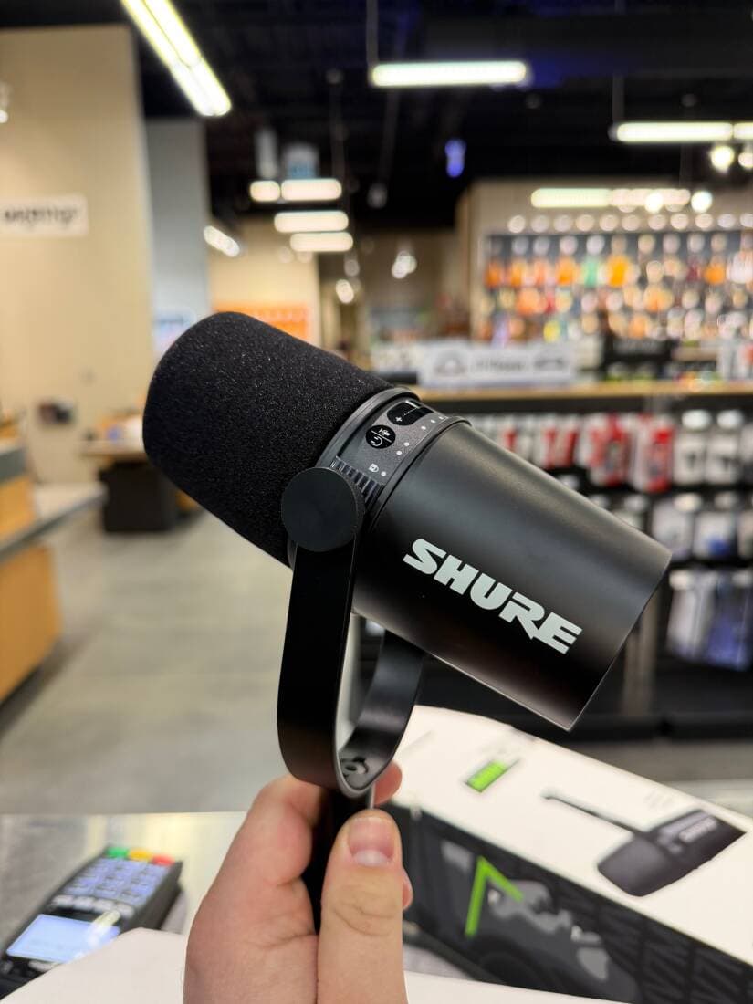 Shure MV7 XLR/USB Dynamic Podcasting Microphone - Black- MV7-K