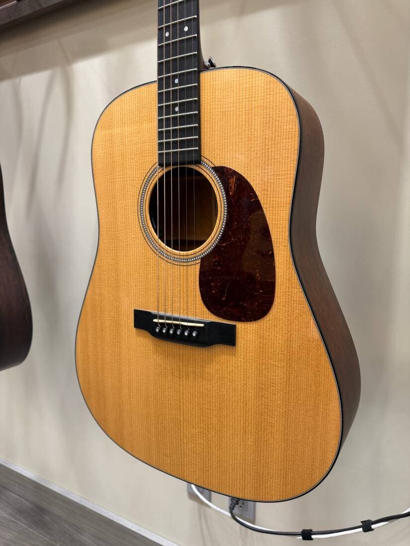 Martin Guitars - D-16E MAH V1