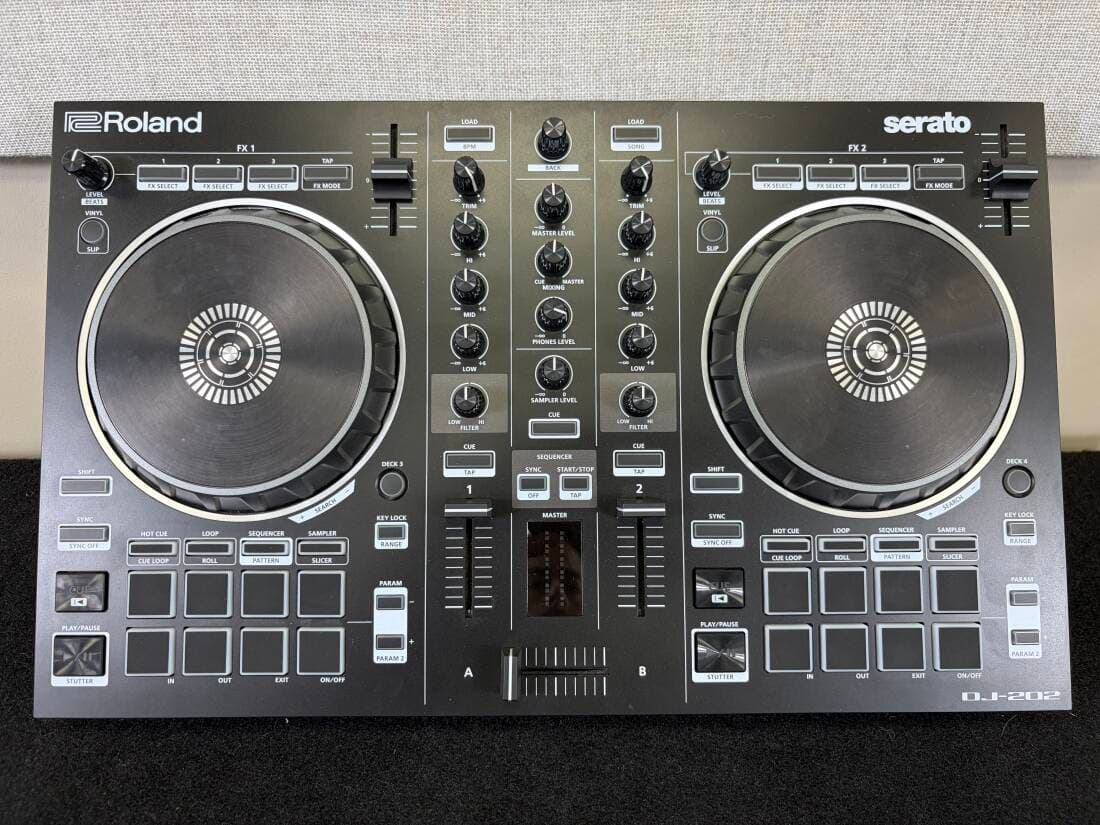 DJ-202 2-Channel Serato Intro DJ Controller