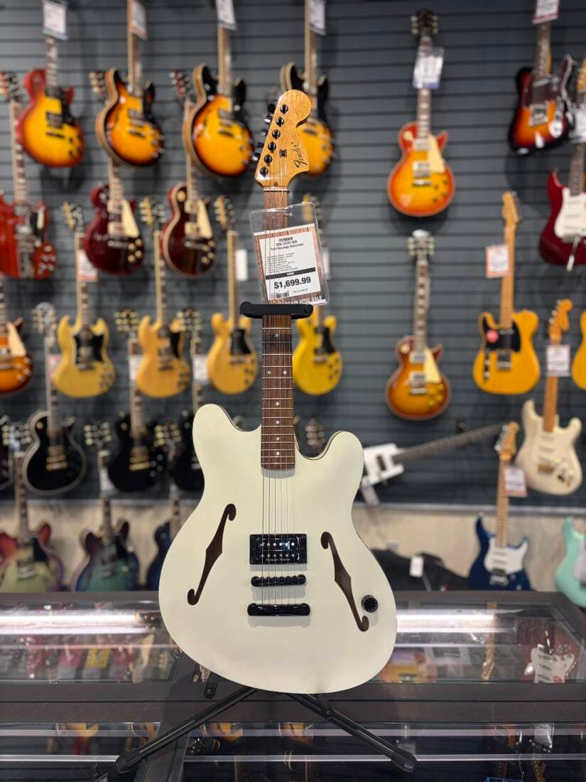 Fender - Tom Delonge Starcaster