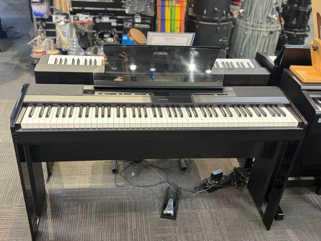 Yamaha - 88-Key Digital Piano with Speakers