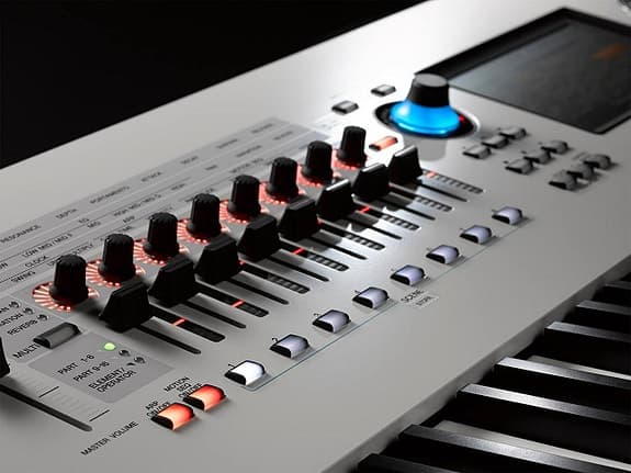 Yamaha montage 6 white edition