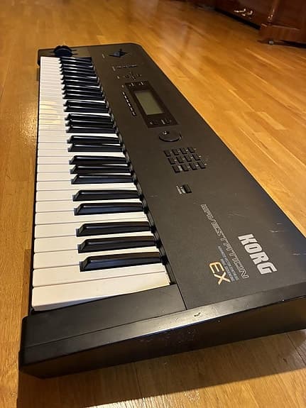 Korg Wavestation EX with 6 cards expansion