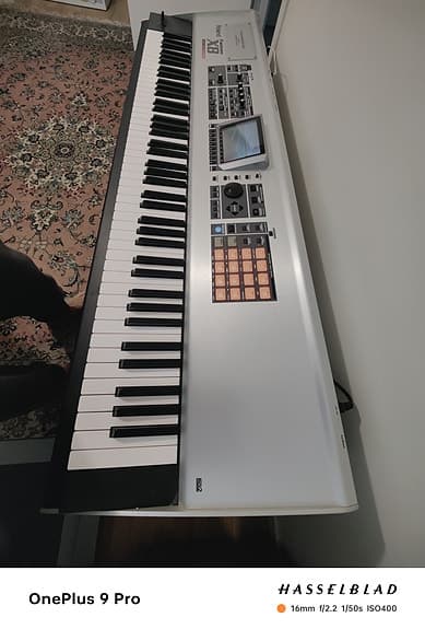 Roland Fantom X8 Workstation