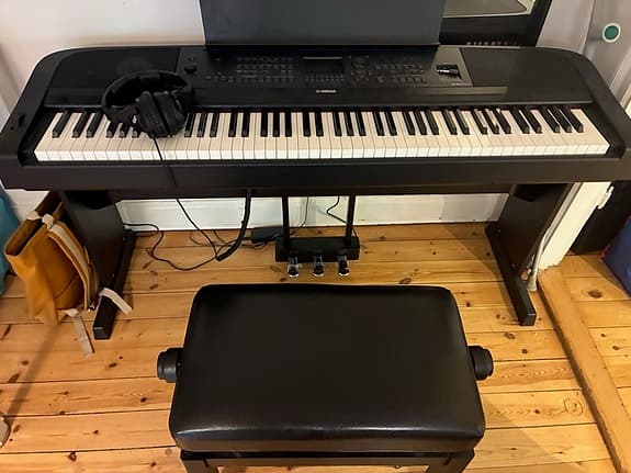 Stagepiano Yamaha DGX-670