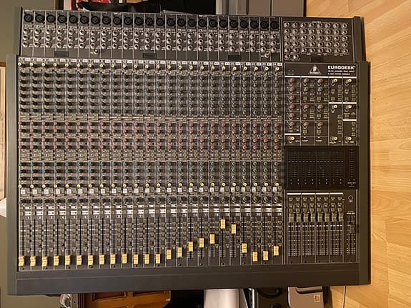 Behringer MX 8000 24 ch inline mixer