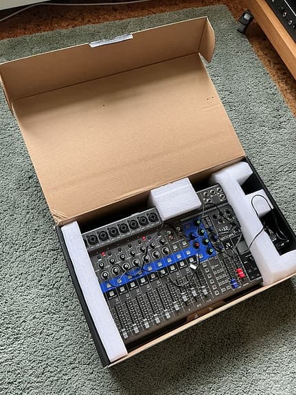 Zoom Livetrack 12