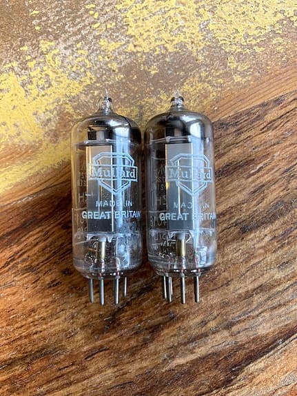 2 stycken Mullard elektronrör CV4018 – Vintage
