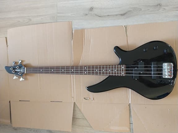 Yamaha RBX 270 bass guitar black