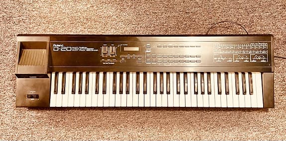 Roland D-20 61-key synth – nyservad, fullt fungerande