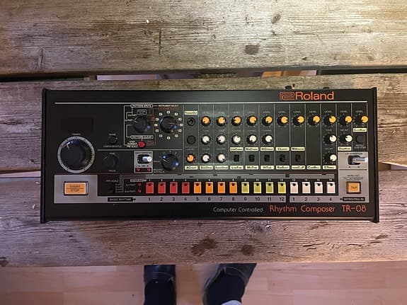 Roland Boutique TR-08 trummaskin svart. Kan skickas om du betalar frakten