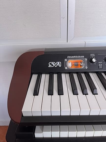 Korg SV1 digitalpiano 88 tangenter svart
