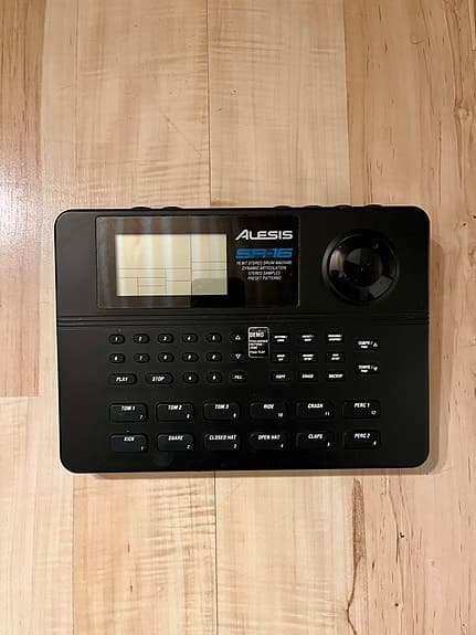 Alesis SR-16 trummaskin svart