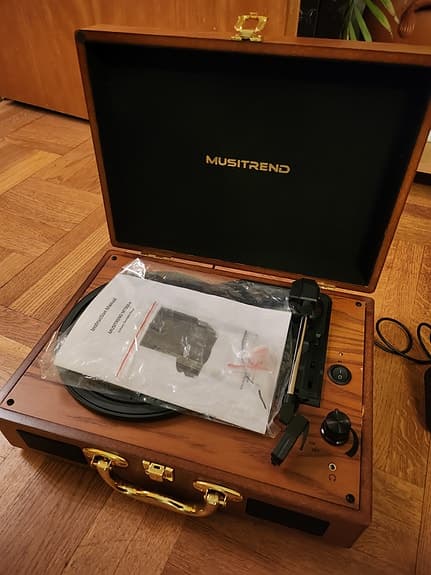Helt ny vinylspelare/grammofon i trä/vintage/retro