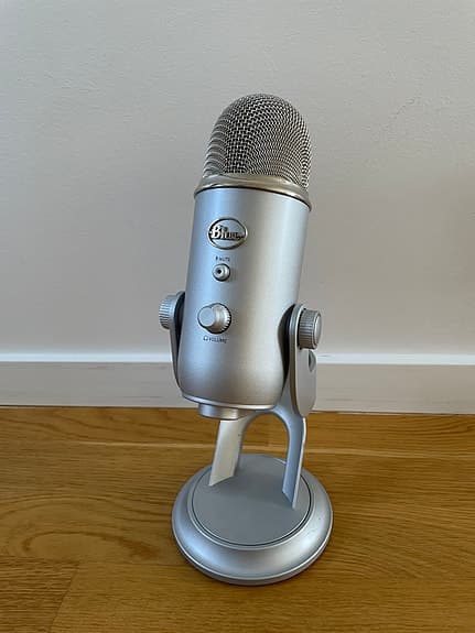 Blue Yeti mikrofon silver med pop-filter