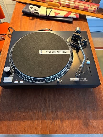 Reloop RP1000M Turntable
