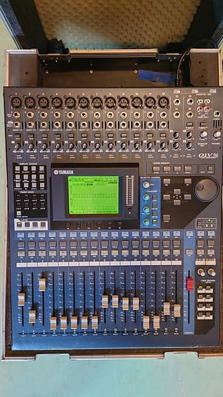 Yamaha 01v96 mixer med expansionskort