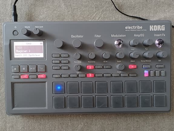 Korg Electribe groovebox synth grå