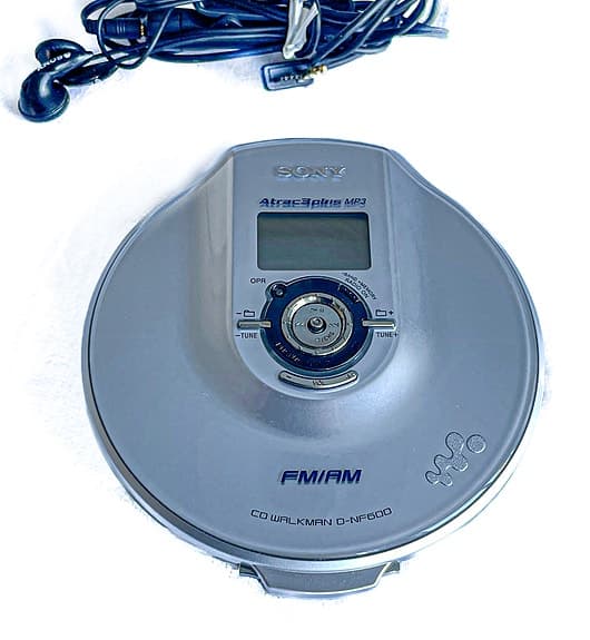 Sony Walkman CD-spelare modell D-NF600 i fint skick.